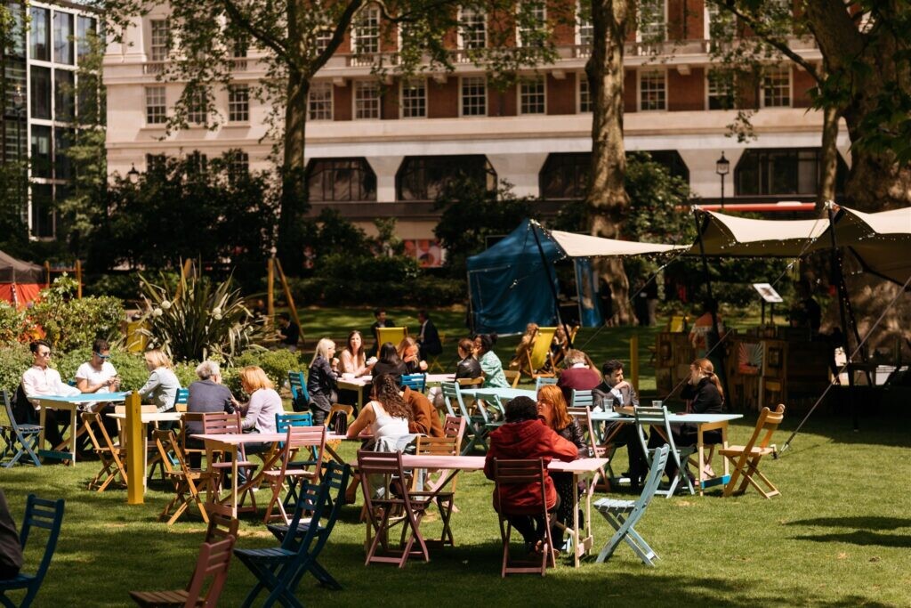 Dine Al Fresco for Summer in the Square!